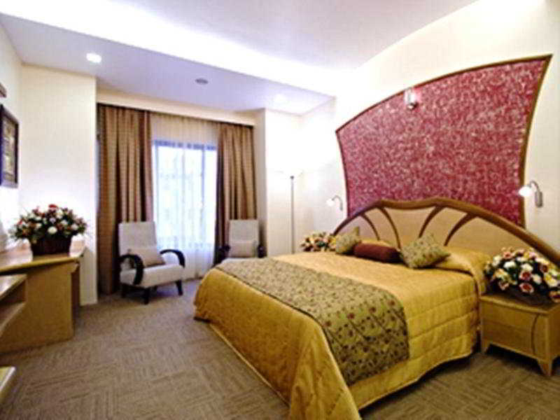 Clarks Exotica Convention Resort & Spa Devanahalli Bilik gambar